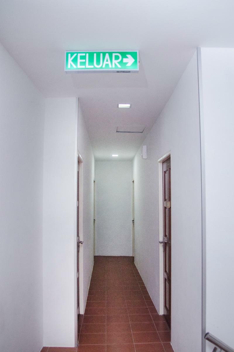 Oyo 836 Mandurah Room & Cafe Kuching Exterior foto
